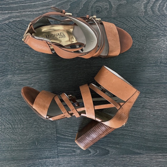 Michael Kors Heals - Picture 1 of 5